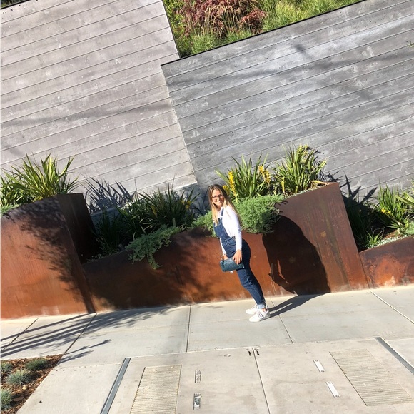 Levi’s Skinny Leg Overalls - great condition! - Picture 4 of 4